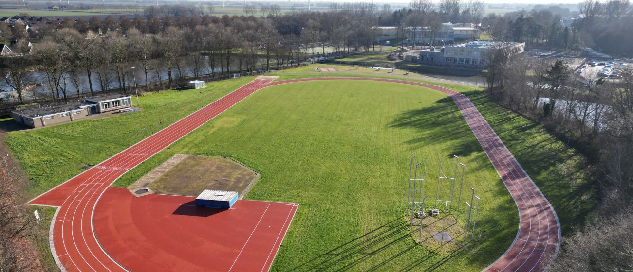 luchtfoto-sportvelden-sporthal.jpg
